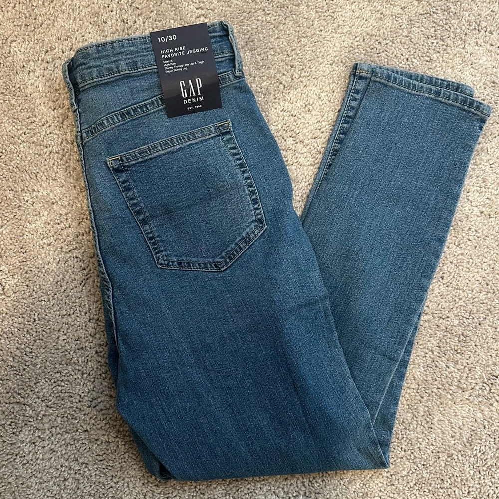 GAP high rise jeggings. NWT, size 10.